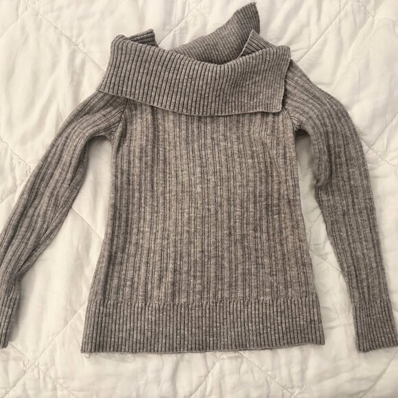 Gray Asymmetrical Sweater - Size M - Picture 3 of 3